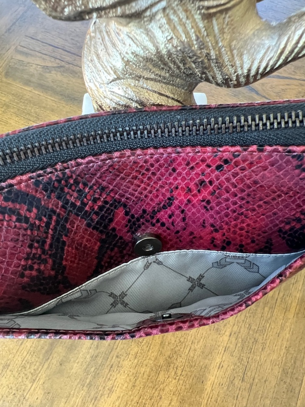 Aimee Kestenberg -Red Snake-Print Wristlet Clutch - Sleek Women's Evening Bag - Picture 10 of 11